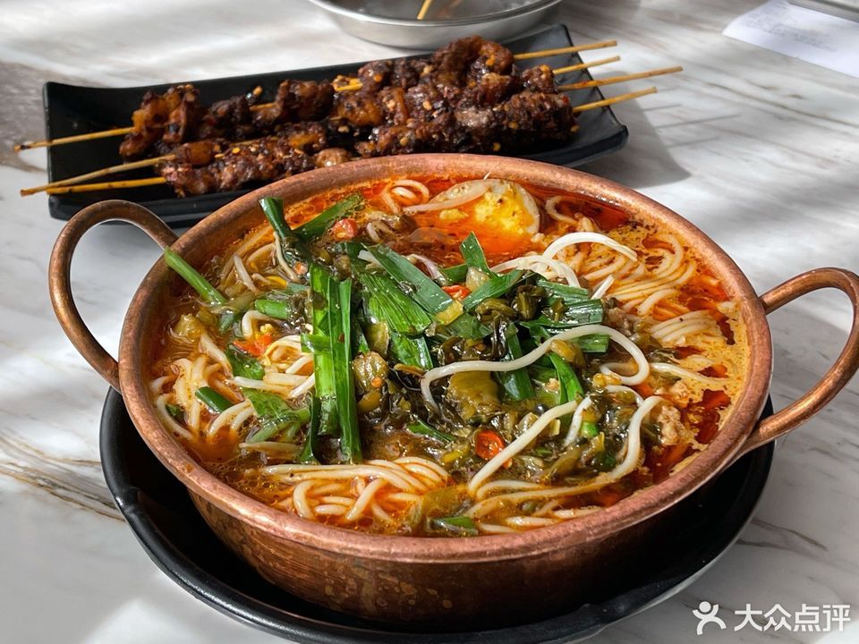 曲靖韭菜花小锅米线图片