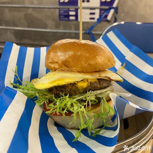爆浆芝士汉堡图片