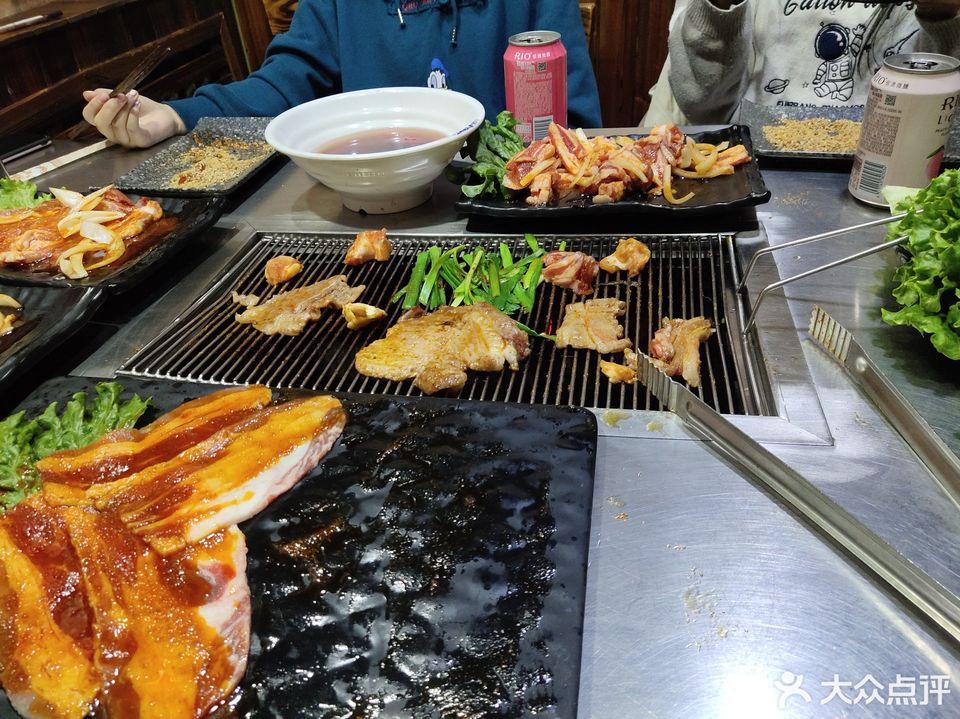 老知青原生态地摊烤肉