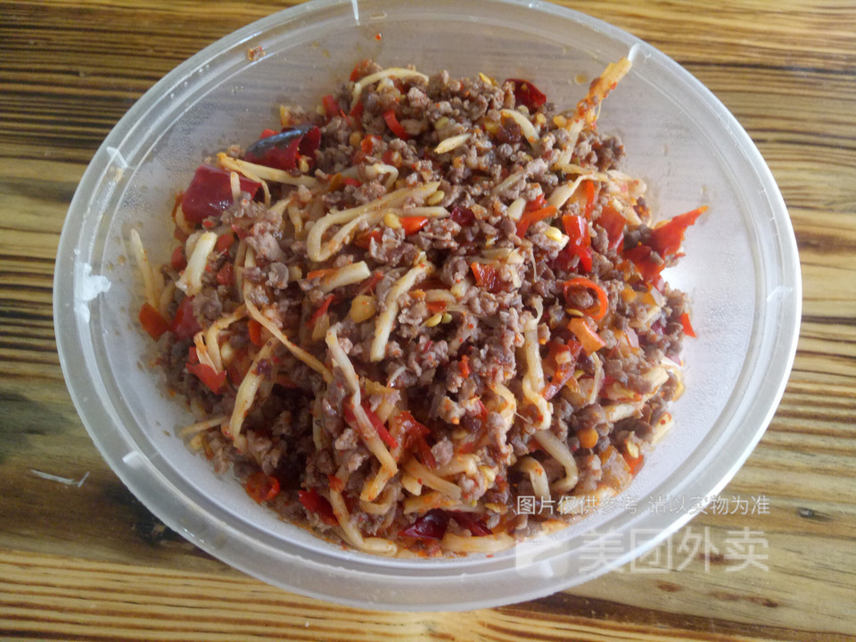 酸笋牛肉盖饭图片
