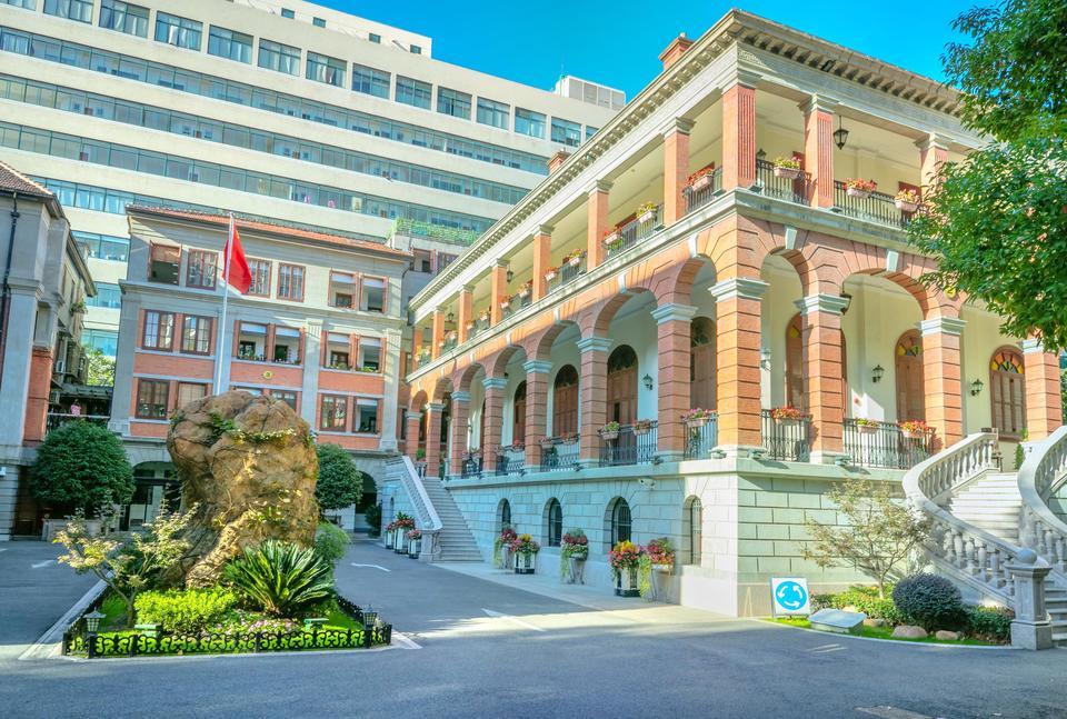 上海市卢湾高级中学综合楼