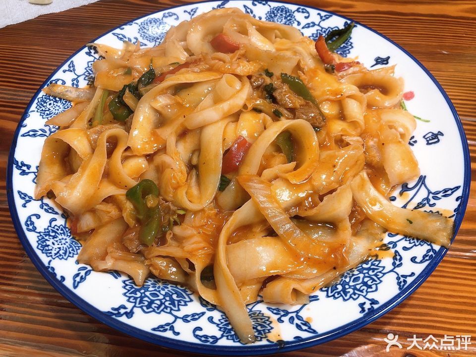 牛肉炒刀削面图片