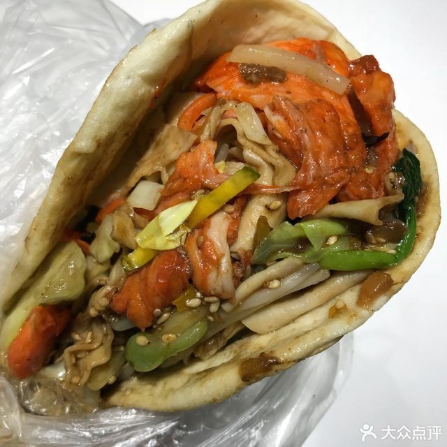 肉夹馍鸡蛋菜卷饼推荐菜:标签:餐饮快餐邱记卷饼位于宿迁市宿城区中央