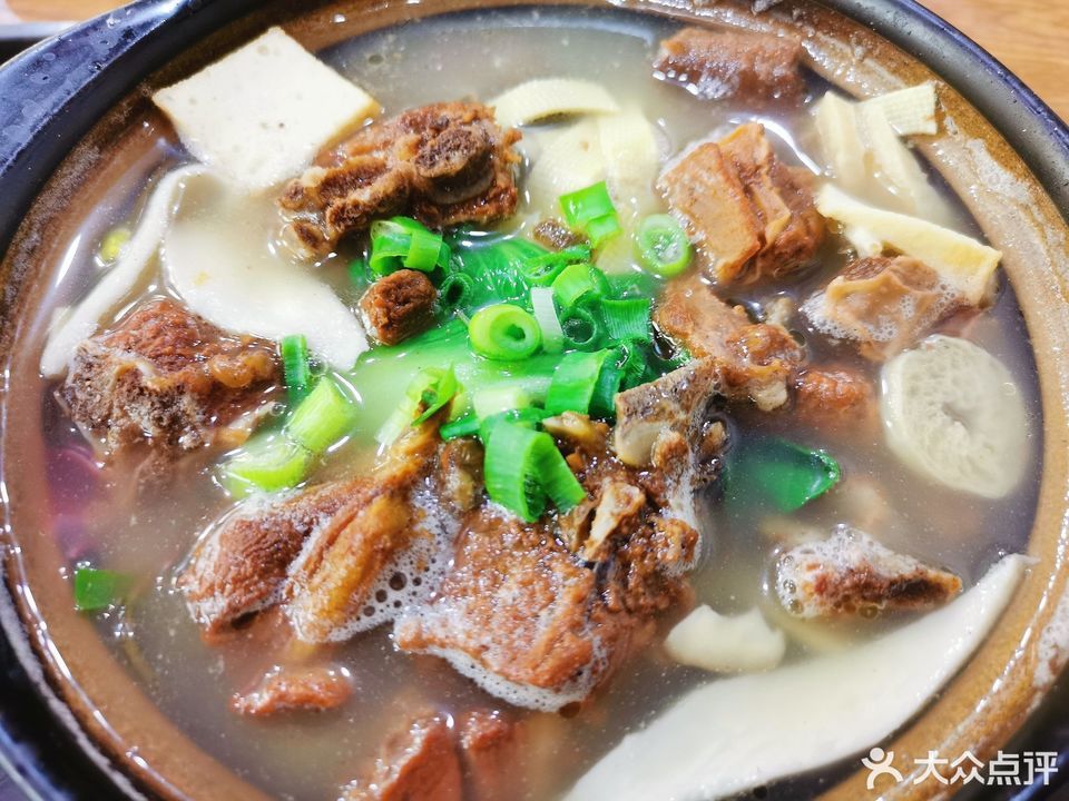 李家秘製醬肉砂鍋洪陽店