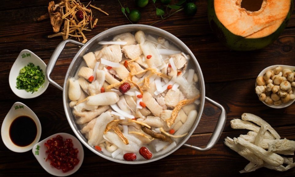 拾里椰乡海南椰子鸡珠影星光城店