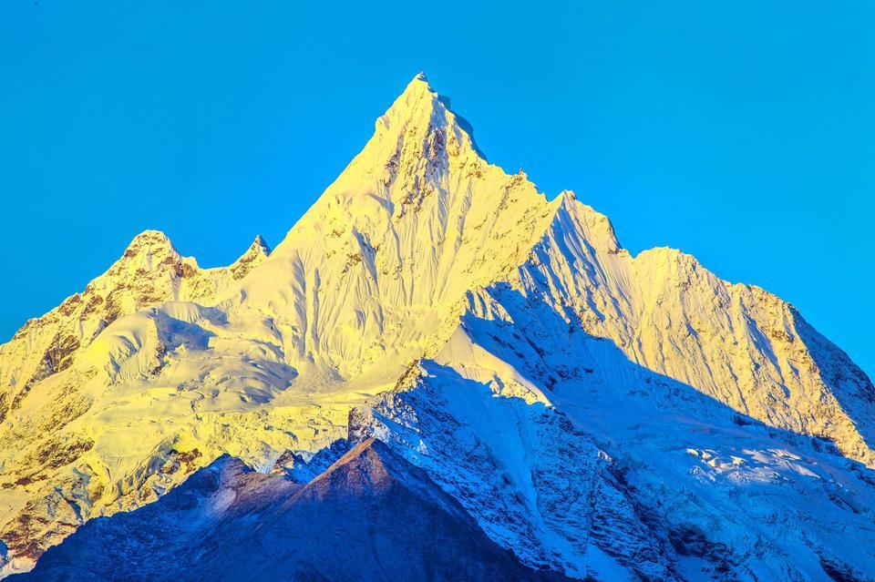 > 卡瓦格博雪山