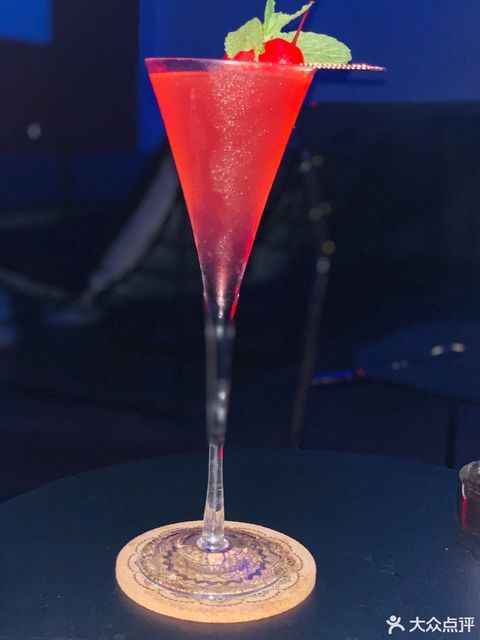 玫瑰荔枝马天尼图片