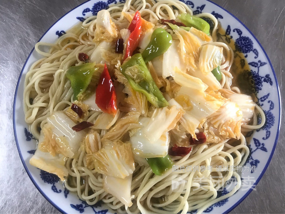 酸辣白菜拌面图片