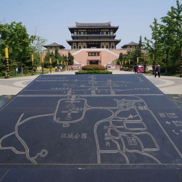 所著《大风歌》而兴建,位于徐州市沛县县城中心汉城公园内