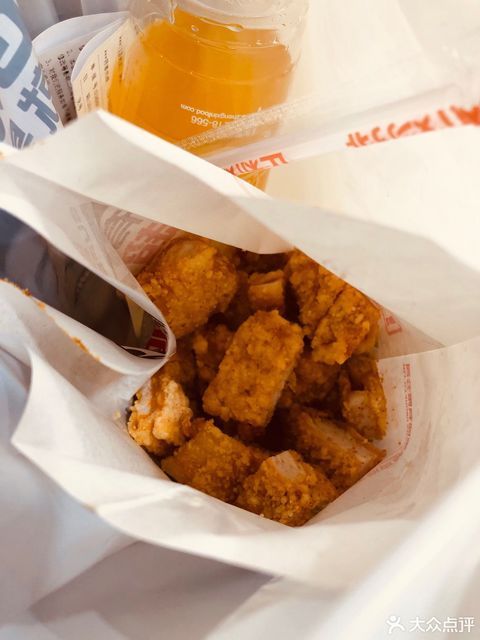 推荐菜:正新鸡排(大唐西市店)位于西安市莲湖区劳动南路大润发超市一