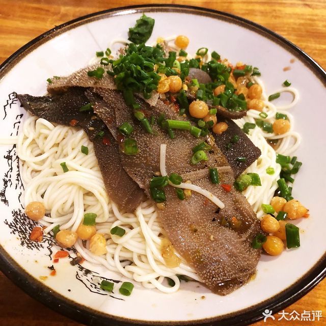 干溜烧椒毛肚面图片