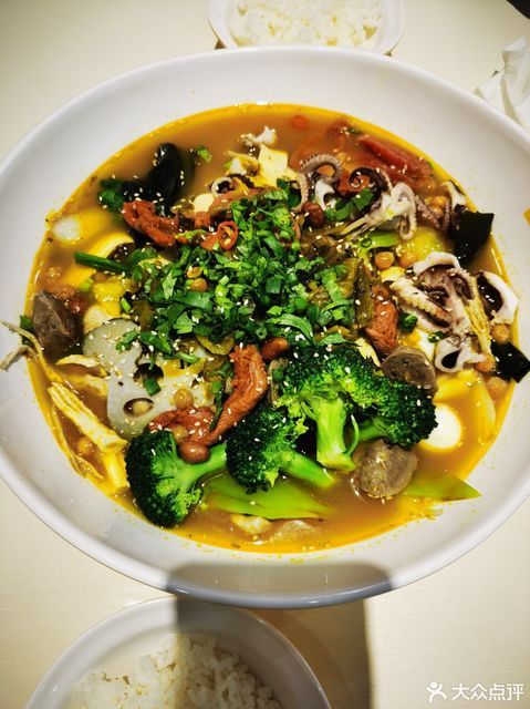 酸菜汤冒菜图片