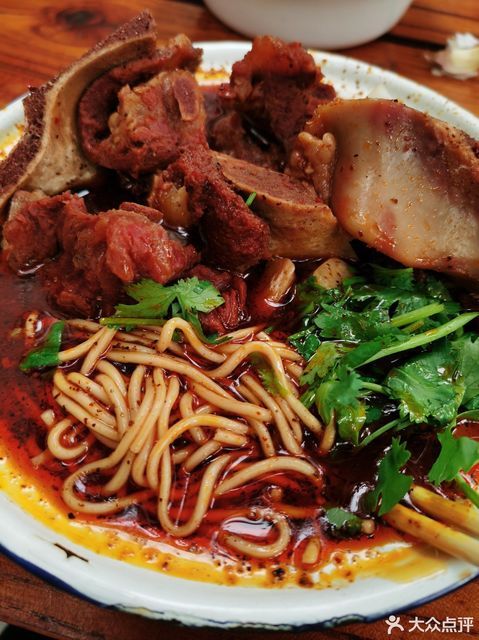 大胆牛骨头面馆