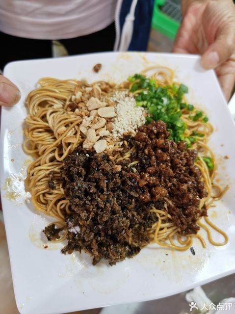 隆姐宜宾燃面