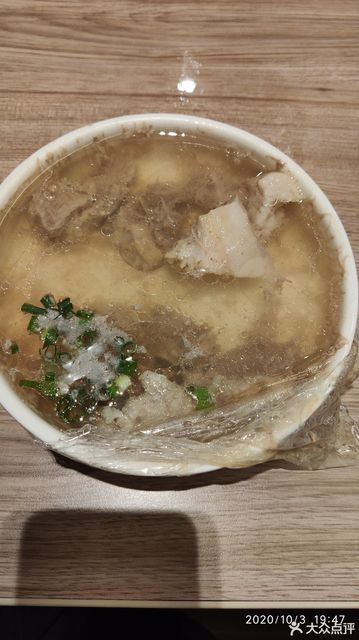 推荐菜:雄记猪肉汤(马庄店)位于惠州市惠城区河南岸17号小区惠泽南苑