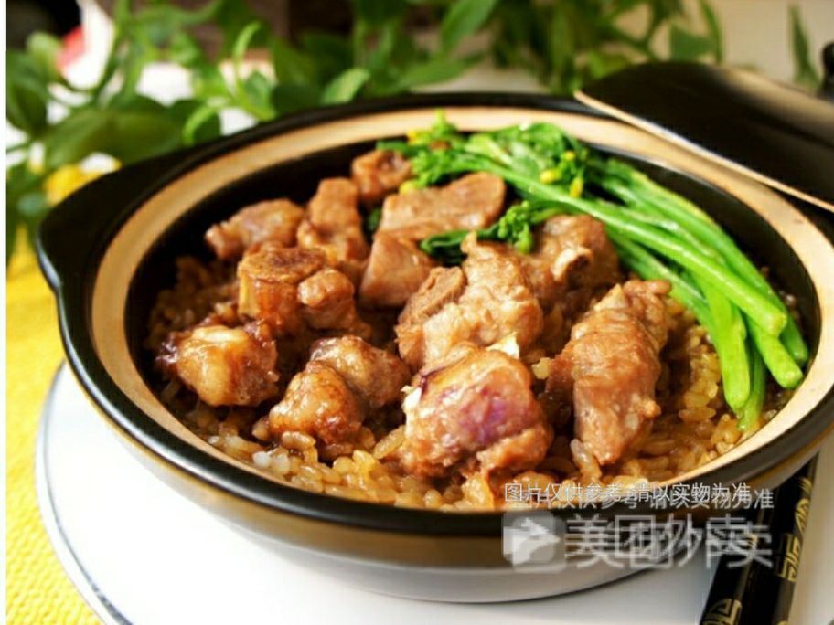 排骨滑鸡煲仔饭图片