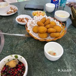 評論(怎麼樣,怎樣,好不好,口碑):吃***:這個店在鳳崗金鳳凰大道這邊