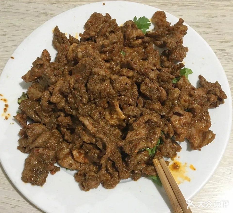 炒綠豆芽羊肉燴麵推薦菜:青年路羊肉燴麵(世紀城店)位於徐州市復興北