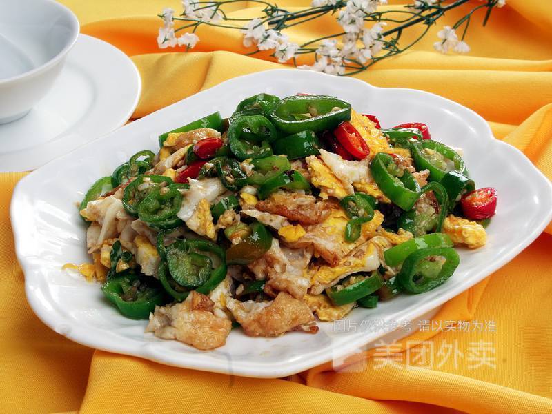 青椒炒蛋木桶饭十香米饭图片
