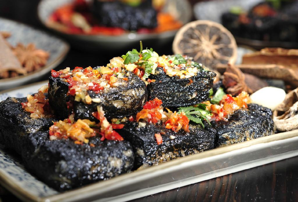 【黑色经典长沙臭豆腐(轻工店)】黑色经典长沙臭豆腐(轻工店)电话,黑