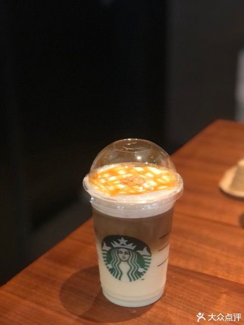 双杯热焦糖玛奇朵图片
