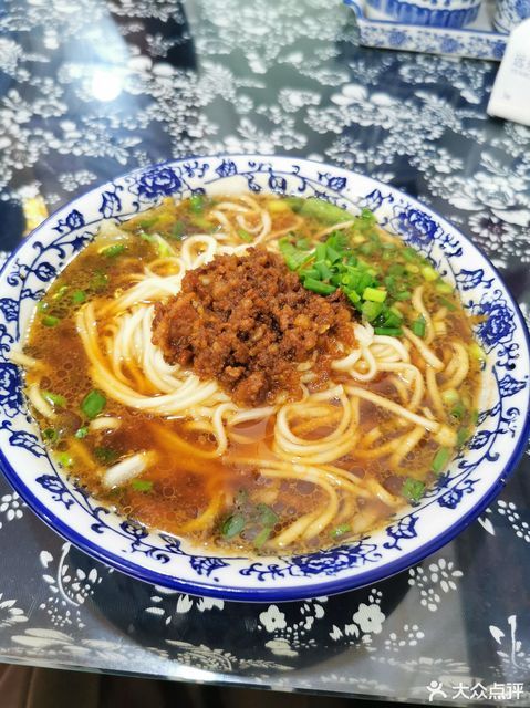 清汤杂酱面图片