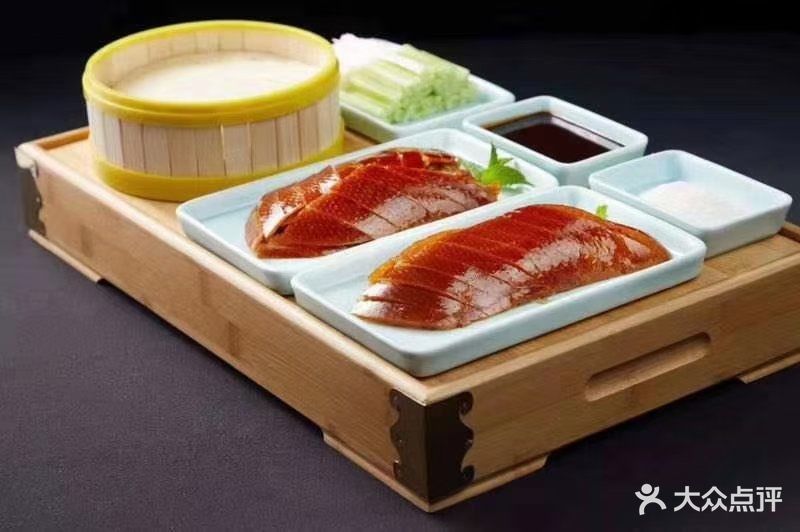 北京片皮烤鸭图片