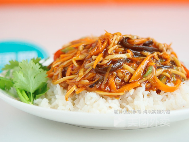 香干肉丝盖浇饭图片