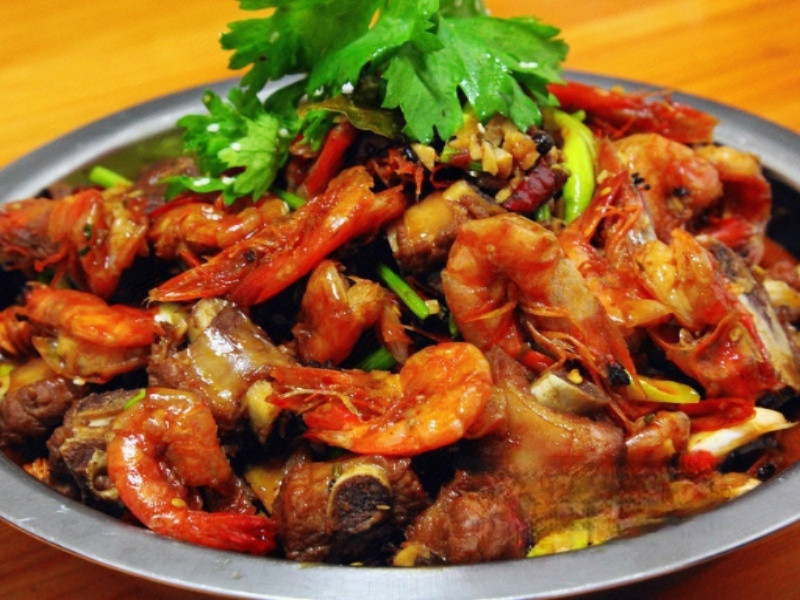 鱿鱼虾万州无刺烤鱼干锅排骨分类:餐馆;中餐;餐饮;火锅电话:星级:评论