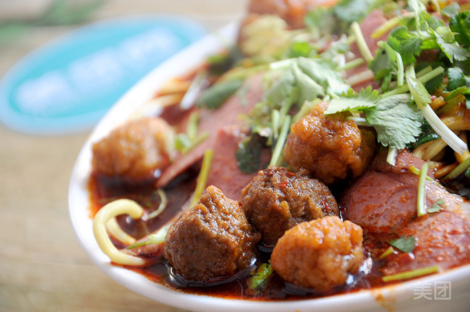小贝牛肉丸子面(建设路店)