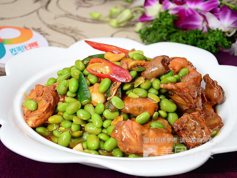 毛豆烧仔鸡盖浇饭图片