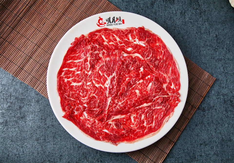 现切黄牛肉图片