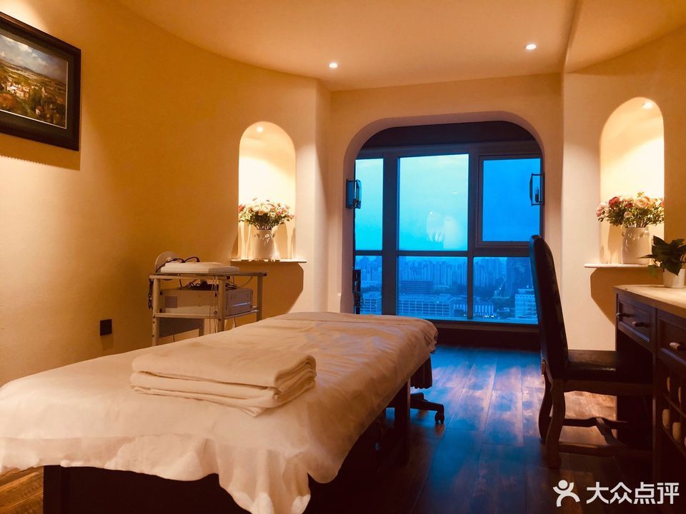     芬芳雪颜spa养生会所(万达店)