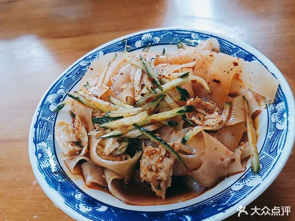 口口香麻醬擀麵皮青椒肉夾饃菠菜麵皮分類:餐館;餐飲;快餐;小吃快餐