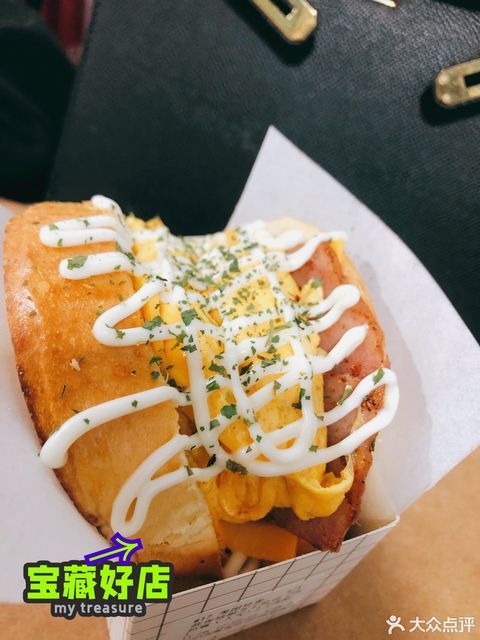推荐菜:egg fun 爆蛋吐司(凯德壹中心店)位于长沙市岳麓区观沙岭街道