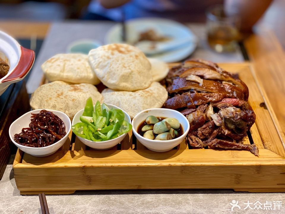 金米凉糕平城烤鸡推荐菜:北魏家宴(大同迎宾东路店)位于大同市平城区