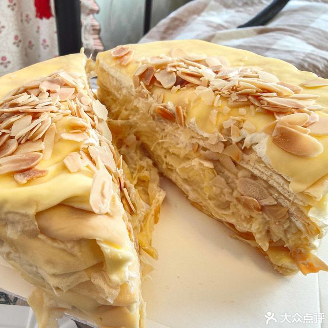 爆浆榴莲千层图片