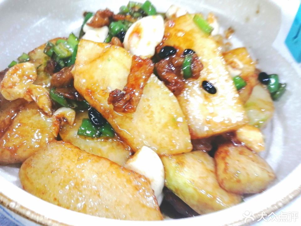 有机花菜推荐菜:忆品湘时尚餐厅位于长沙市浏阳市文家市镇创业大道15