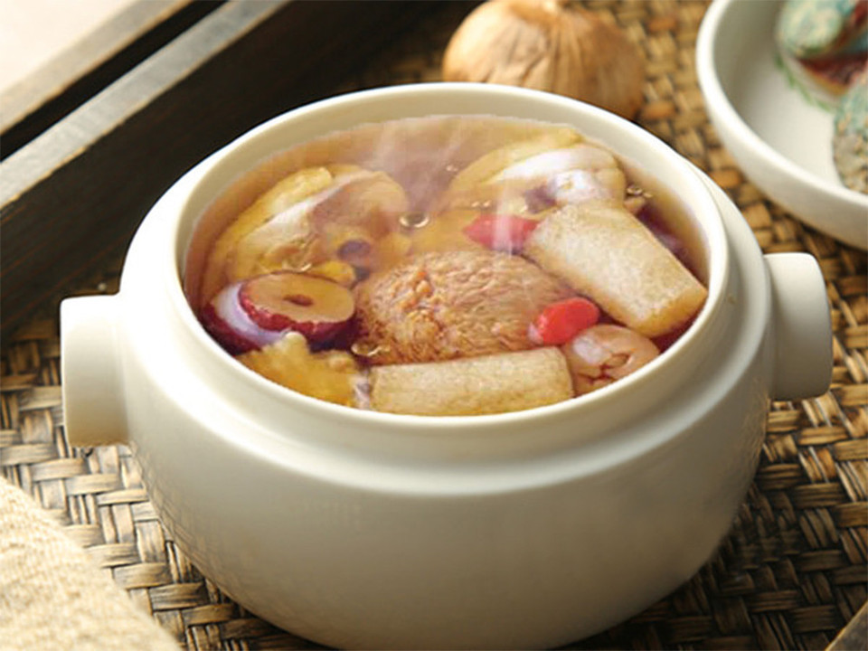 原盅猴头菇炖土鸡汤图片