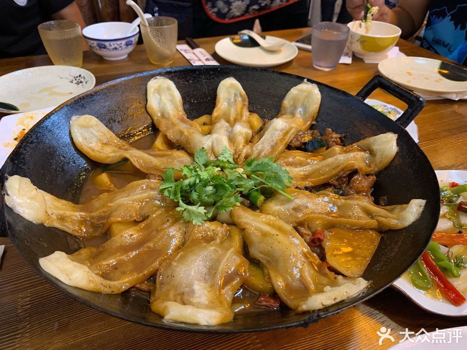 黑腿地锅鸡图片