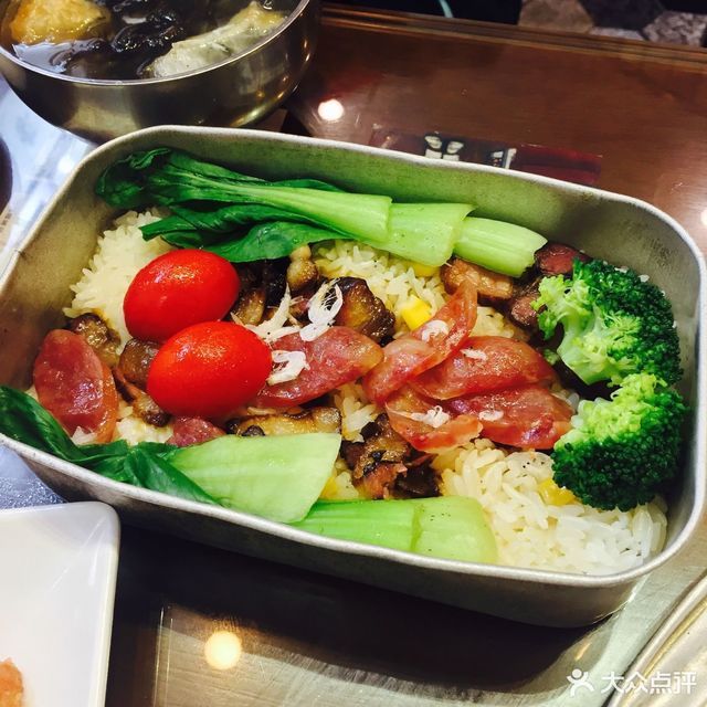 工厂铁盒饭图片