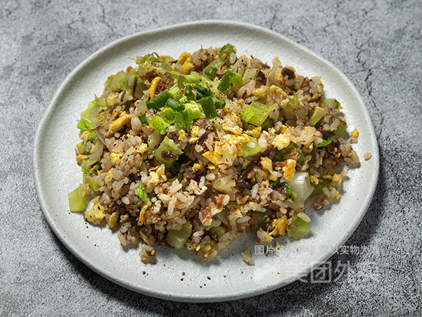 酸菜牛肉炒饭图片