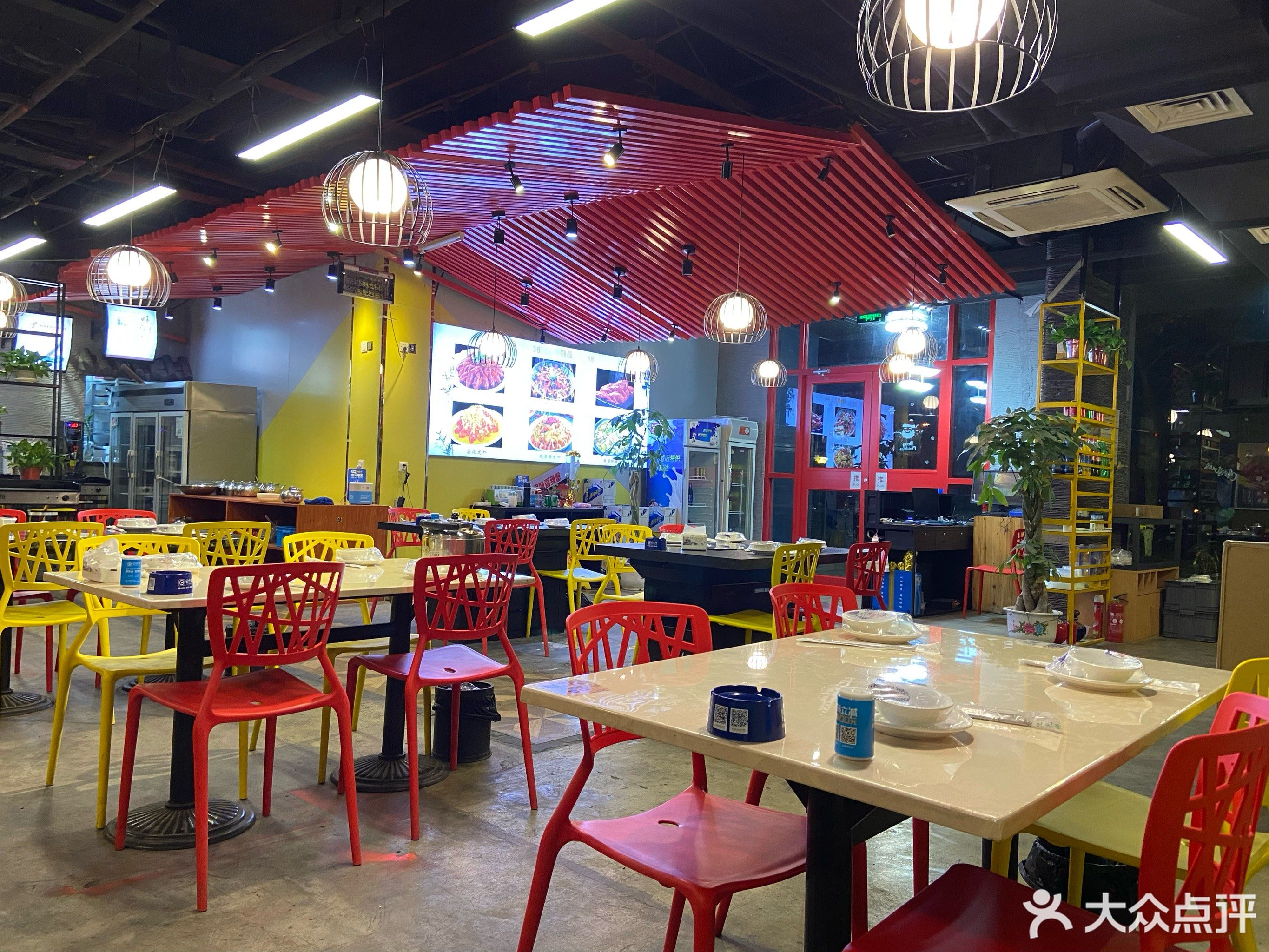            小夫妻羊肉炭火锅