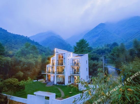 安吉云上草原民宿