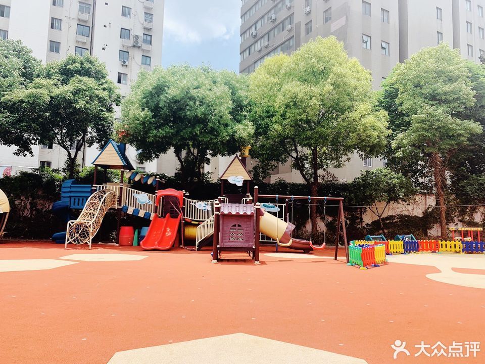        芷江中路幼儿园(中大班部)