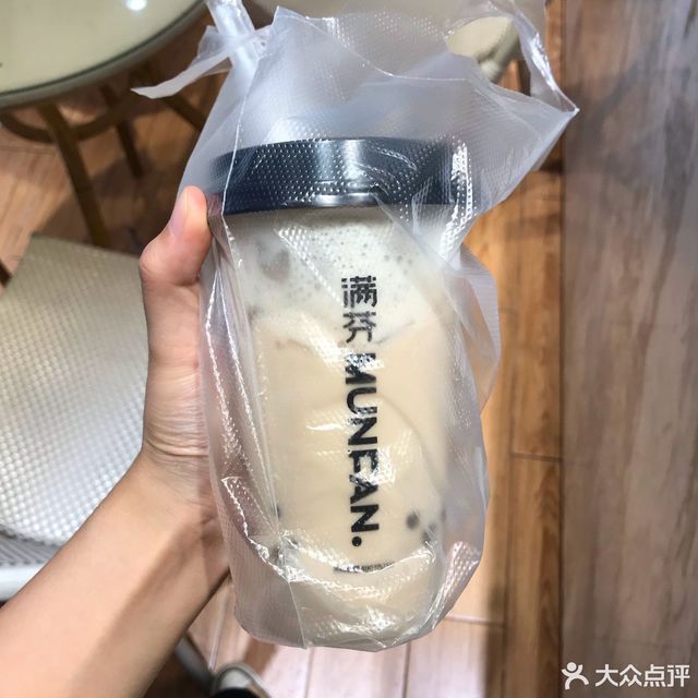 鸡蛋仔丝袜奶茶推荐菜:香港满芬(新天虹店)位于惠州市惠城区演达大道