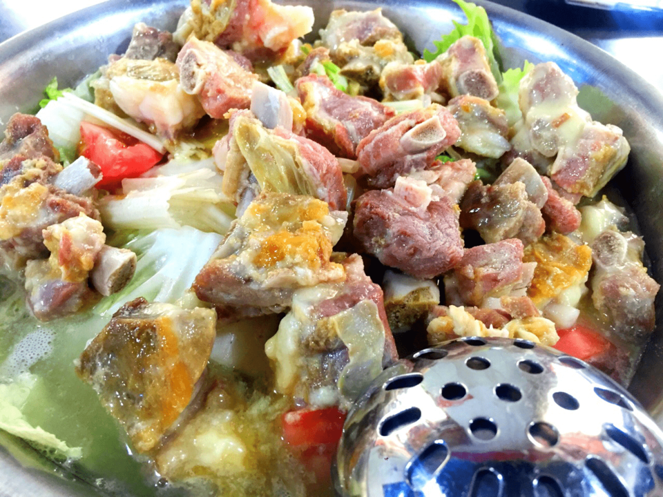 酸萝卜鱼火锅乌鱼推荐菜:渝记酸萝卜乌江鱼(大理古城总店)位于大理