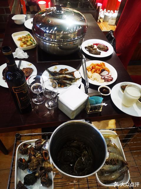 圣鲸国际美食百汇前进大街店