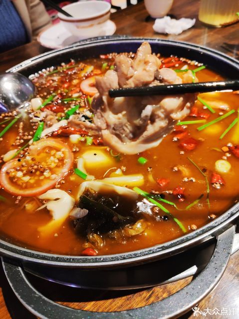 钟家老坛酸菜鸡大坪英利大融城店