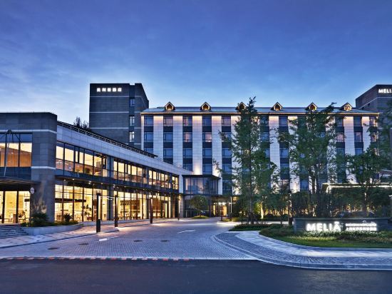 8090青旅(上海国家会展中心店)